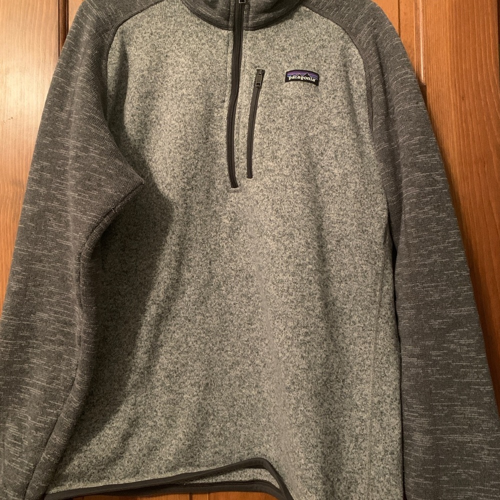 Men’s grey Patagonia better sweater 1/4 zip pullover